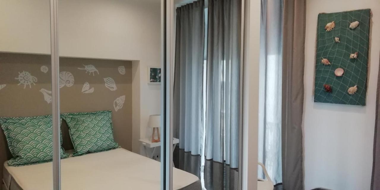 Apartment Seashell - *